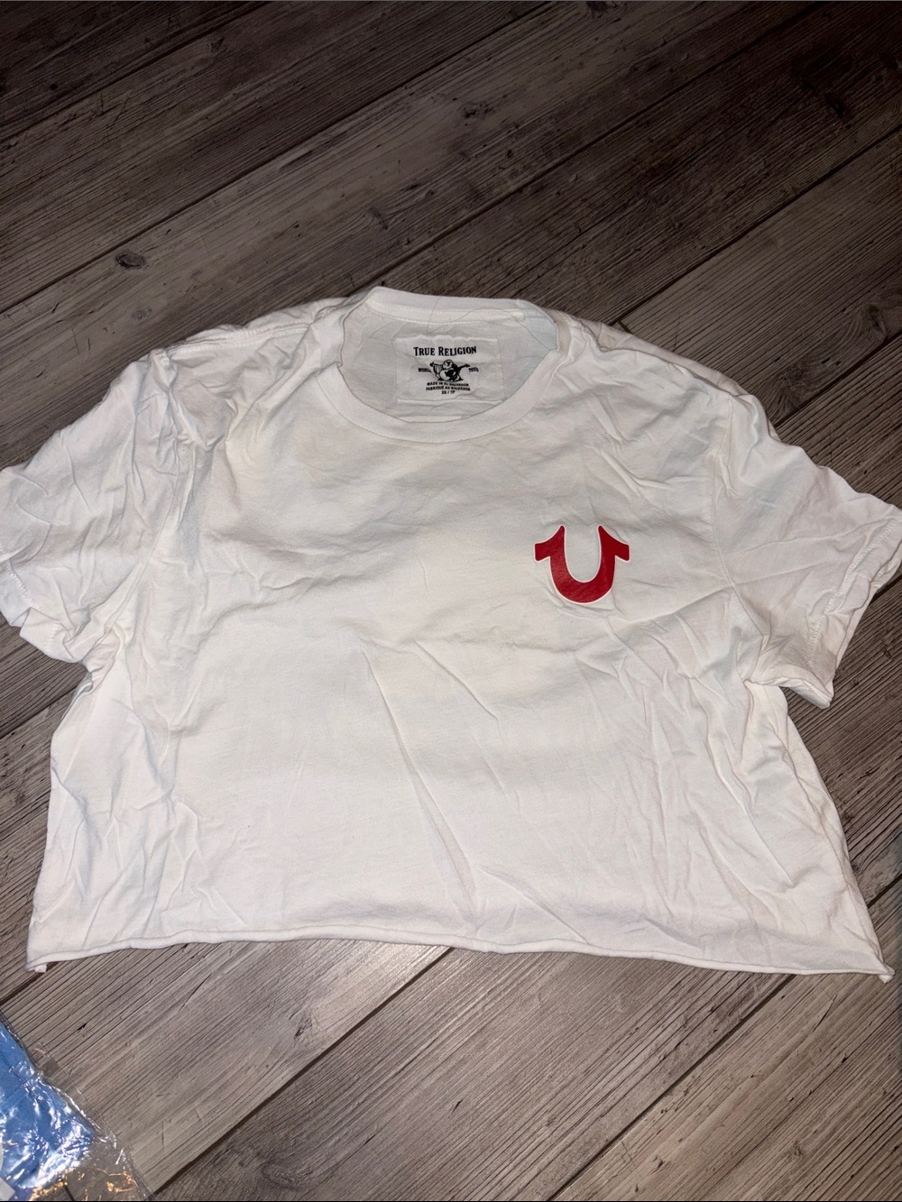 NWOT True Religion cropped White Tee with Red Horseshoe Chest Logo XS